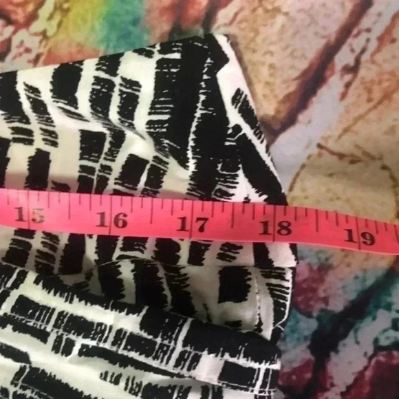 Apt 9 short‎ plus size 14 mid rise black/white - Picture 8 of 10